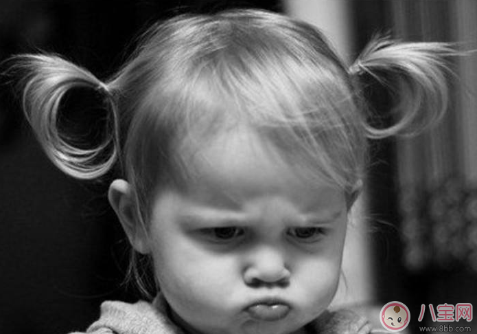 寶寶愛生氣爸爸媽媽怎么應(yīng)對自如 寶寶生氣解決方法