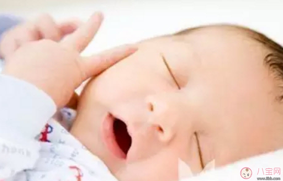 寶寶肺炎反反復(fù)復(fù)怎么辦 寶寶得了肺炎怎么治療