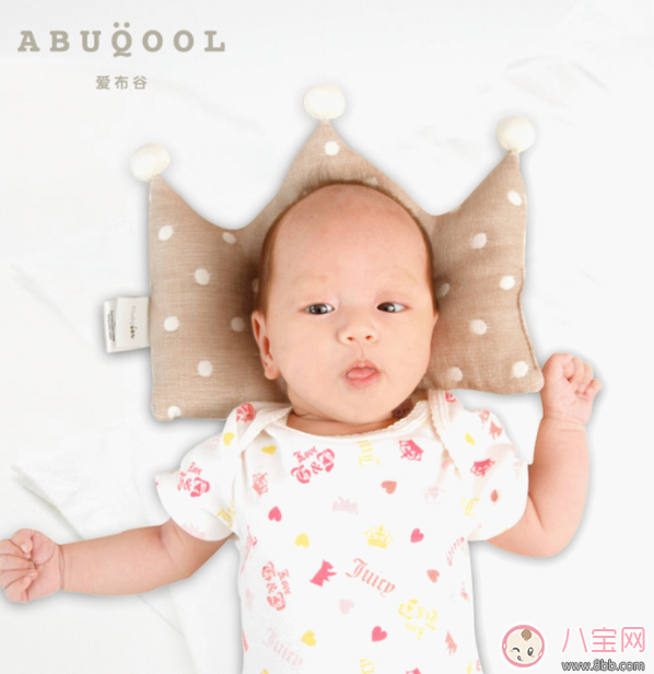 寶寶睡枕頭多大好 什么時候給寶寶睡枕頭好 寶寶睡枕頭多大好 什么時候給寶寶睡枕頭好