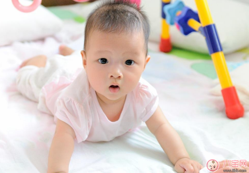 如何教會(huì)孩子爬行 孩子爬行怎么教