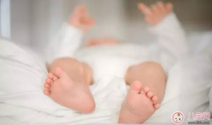 寶寶幾點(diǎn)睡覺(jué)最好 如何讓寶寶快速入睡