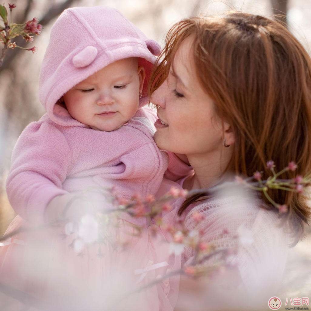 秋季寶寶皮膚干燥 如何保養(yǎng)以及飲食建議