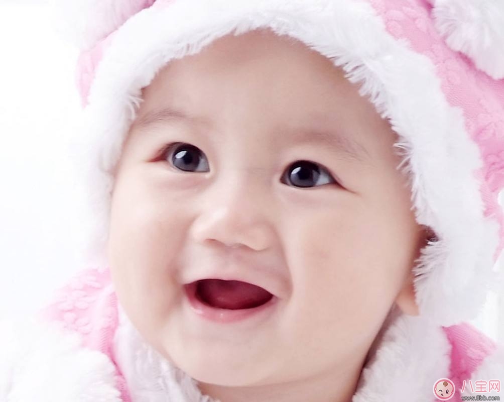 寶寶穿衣學(xué)問大 挑選衣物要謹(jǐn)慎