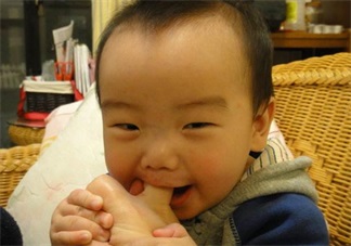 寶寶咬人怎么糾正 壞習(xí)慣咬人是不是缺什么