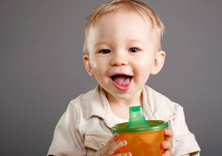 寶寶學飲杯什么時候用 學飲杯怎么選擇比較好