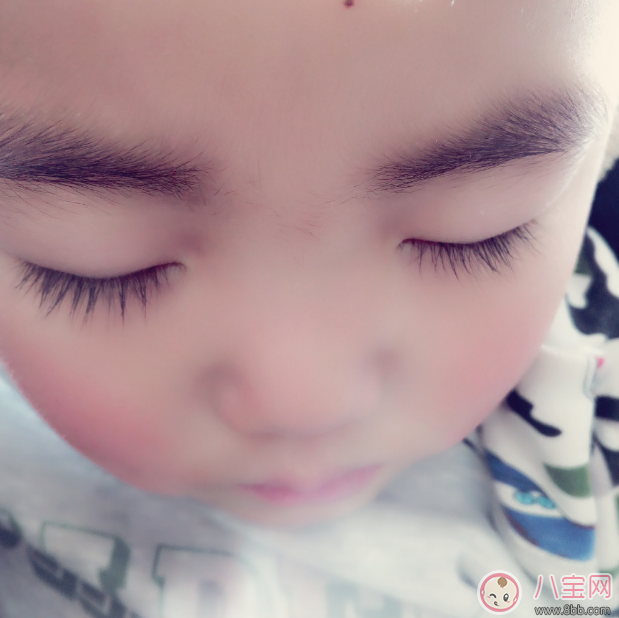 寶寶睫毛剪了變濃是真的嗎 這個(gè)小行為對寶寶危害大不要做