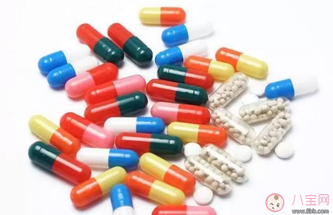 寶寶舌頭白怎么回事 寶寶舌頭白舌苔厚是什么原因(奶漬還是生病了) 寶寶舌頭白怎么回事 寶寶舌頭白舌苔厚是什么原因(奶漬還是生病了)