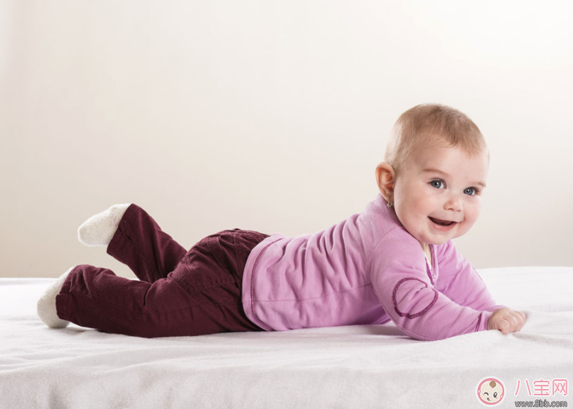 夏天寶寶穿開襠褲真的好嗎 寶寶穿開襠褲危害