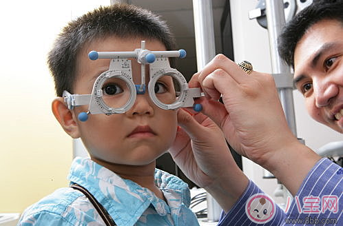 孩子瞇瞇眼居然是弱視 從哪些情況可以發(fā)現(xiàn)孩子不對勁 孩子瞇瞇眼居然是弱視 從哪些情況可以發(fā)現(xiàn)孩子不對勁