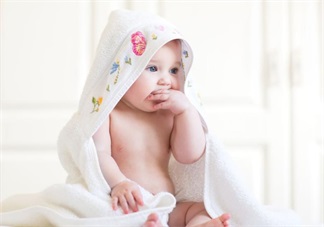 超級媽媽一天產(chǎn)奶6升多 怎么能讓自己的奶水多