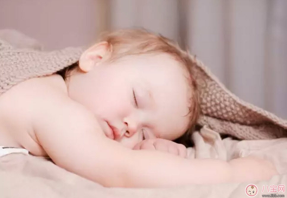 一歲之內(nèi)的寶寶入睡后千萬不能做的事 很多寶媽卻在做