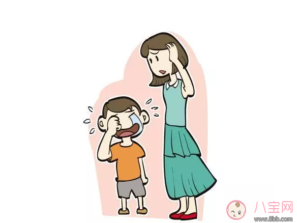 孩子公眾場(chǎng)合鬧要東西怎么處理 是妥協(xié)還是堅(jiān)持