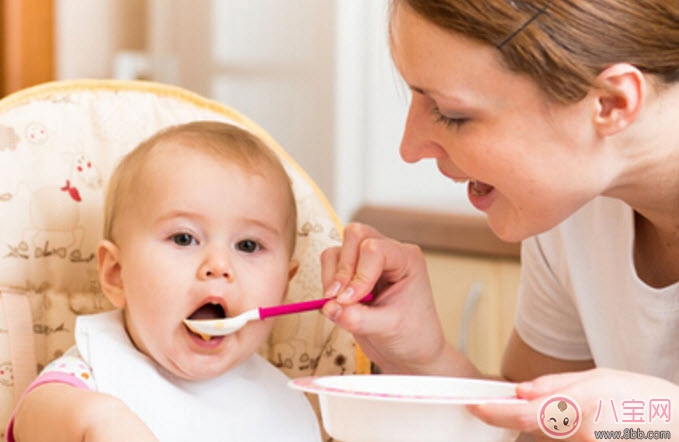 寶寶飲食規(guī)律習慣 寶寶飲食安排 寶寶飲食規(guī)律習慣 寶寶飲食安排