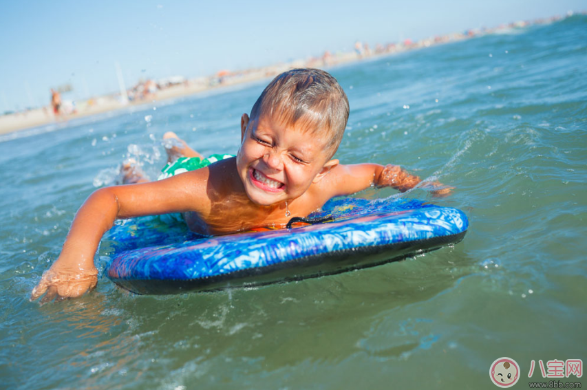 甜馨又又又曬黑了 外出游玩孩子防曬不能忽略 甜馨又又又曬黑了 外出游玩孩子防曬不能忽略