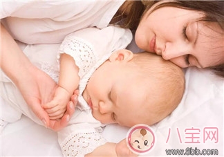 新生兒一直不吃奶的原因 寶寶不吃奶怎么辦