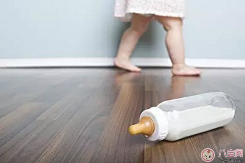 新生兒一直不吃奶的原因 寶寶不吃奶怎么辦