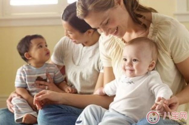 新生兒衣服怎么買 如何給寶寶挑選衣服 新生兒衣服怎么買 如何給寶寶挑選衣服