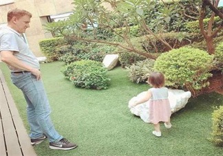 小周周為什么是金發(fā) 小周周金發(fā)背影殺造型曝光