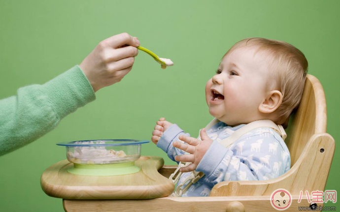2017寶寶添加輔食的順序及食物 2017寶寶添加輔食的順序及食物