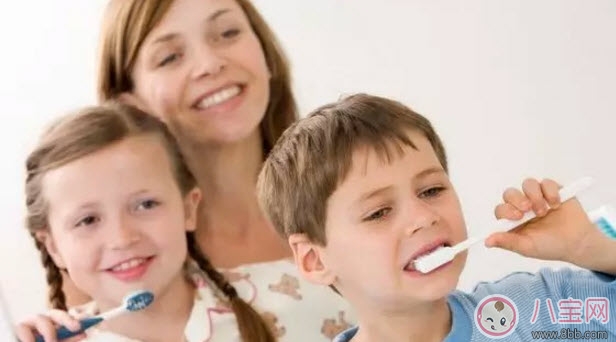 寶寶刷牙的最佳年齡 一歲寶寶怎么刷牙(寶寶不愛刷牙怎么辦) 寶寶刷牙的最佳年齡 一歲寶寶怎么刷牙(寶寶不愛刷牙怎么辦)