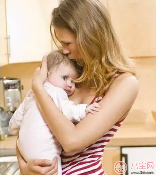 陳曉抱娃姿勢(shì)專業(yè) 什么樣的抱娃姿勢(shì)寶寶最舒服 陳曉抱娃姿勢(shì)專業(yè) 什么樣的抱娃姿勢(shì)寶寶最舒服