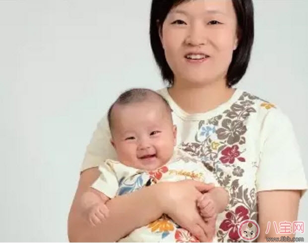 陳曉抱娃姿勢(shì)專業(yè) 什么樣的抱娃姿勢(shì)寶寶最舒服 陳曉抱娃姿勢(shì)專業(yè) 什么樣的抱娃姿勢(shì)寶寶最舒服
