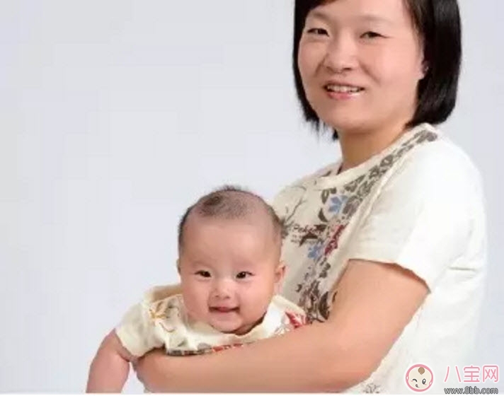 陳曉抱娃姿勢(shì)專業(yè) 什么樣的抱娃姿勢(shì)寶寶最舒服 陳曉抱娃姿勢(shì)專業(yè) 什么樣的抱娃姿勢(shì)寶寶最舒服