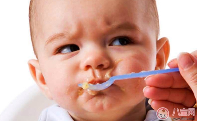 0-1歲寶寶如何喂養(yǎng) 0-1歲寶寶喂養(yǎng)注意事項(xiàng)