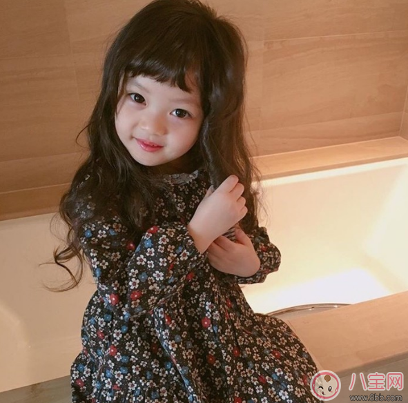 可以給孩子卷發(fā)嗎 孩子卷發(fā)好不好 可以給孩子卷發(fā)嗎 孩子卷發(fā)好不好