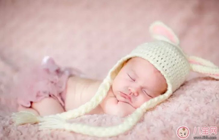 寶寶放下就哭為什么 如何糾正寶寶放下就哭