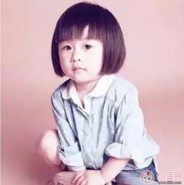 一歲女寶寶夏天發(fā)型 夏天一歲女寶寶發(fā)型有哪些(劉海+盤(pán)發(fā))