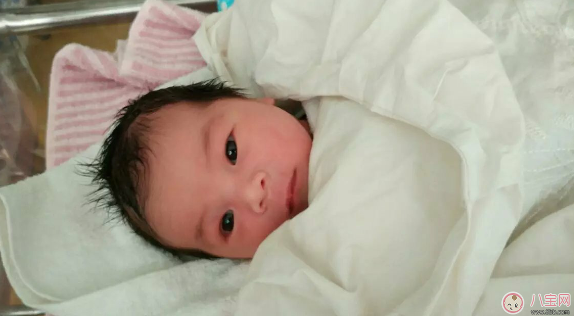 孩子為什么一出生就只會(huì)哭不會(huì)笑 孩子的哭聲究竟代表著什么 孩子為什么一出生就只會(huì)哭不會(huì)笑 孩子的哭聲究竟代表著什么