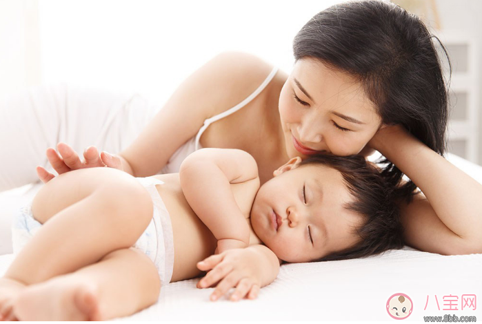 孩子分床睡的最佳年齡 寶寶分床的最佳時間2017