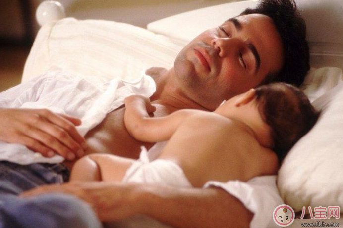 新晉奶爸陳冠希上線 曬女兒可愛(ài)小鞋子 新晉奶爸陳冠希上線 曬女兒可愛(ài)小鞋子