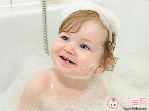寶寶不喜歡洗澡怎么辦 讓寶寶愛上洗澡的小妙招