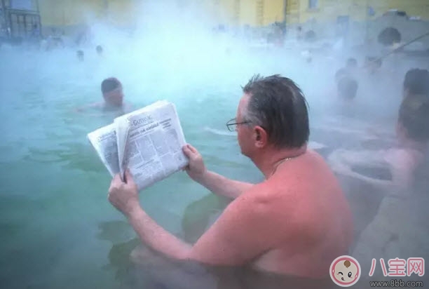 2017夏季寶寶游泳水溫多少合適 嬰兒游泳水溫過高會(huì)怎么樣