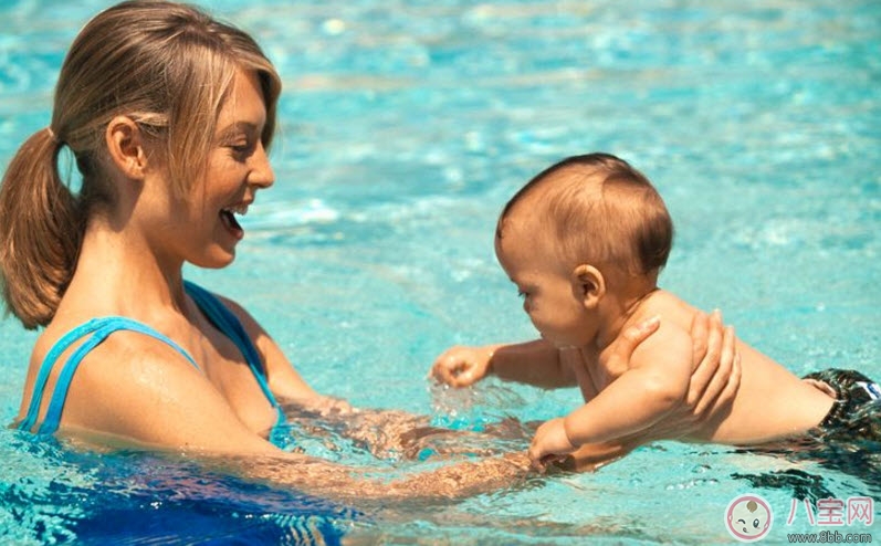 2017夏季寶寶游泳水溫多少合適 嬰兒游泳水溫過高會(huì)怎么樣