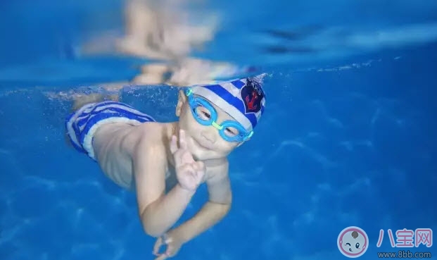 夏天寶寶游泳有什么好處 寶寶游泳的最佳時(shí)間是多少