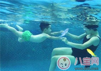 2017夏季親子游泳應(yīng)該準備什么  有哪些問題需要了解