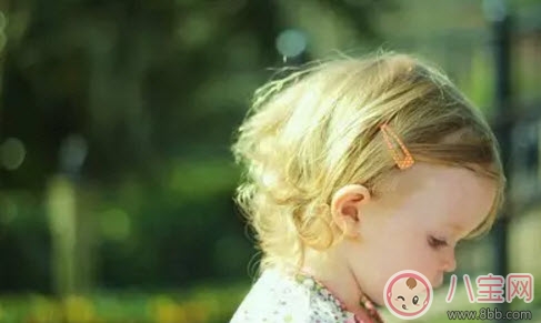 寶寶認生怎么辦 寶寶認生好還是不認生好(為什么有些寶寶不認生)