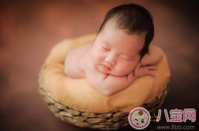 2017夏季新生兒出生需要準(zhǔn)備什么 了解這些少走彎路