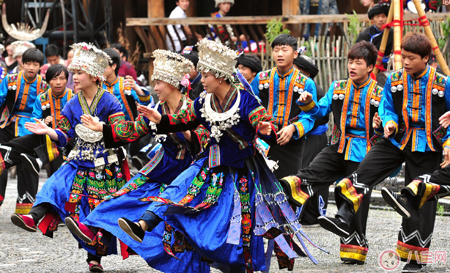 田亮森碟現(xiàn)身機(jī)場(chǎng)出行游玩 一家人出行需要準(zhǔn)備什么