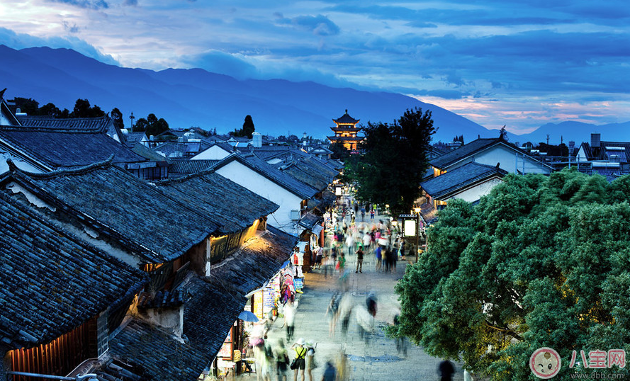 田亮森碟現(xiàn)身機(jī)場(chǎng)出行游玩 一家人出行需要準(zhǔn)備什么