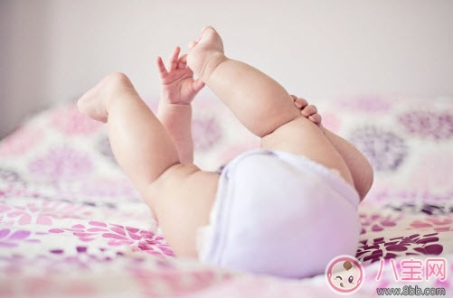 嬰兒長(zhǎng)尿布疹怎么辦 尿布疹是怎么引起的