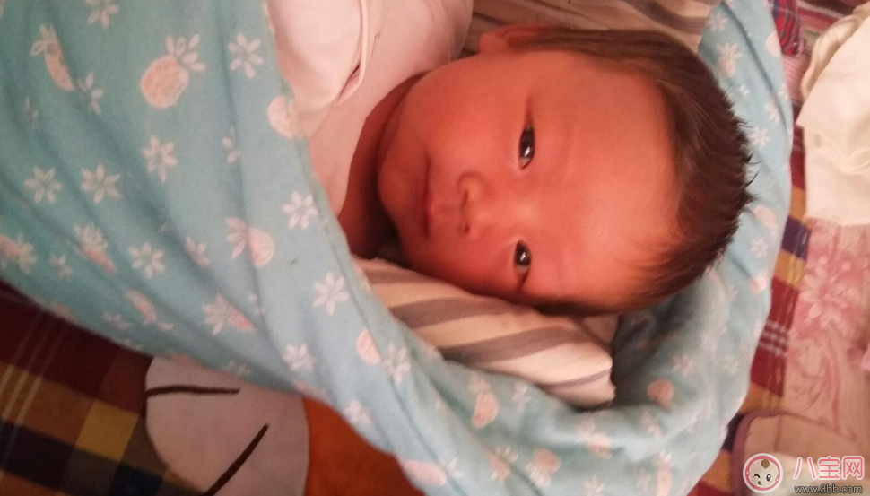 孩子嘴翹上天是上火嗎 上火征兆有哪些 孩子嘴翹上天是上火嗎 上火征兆有哪些