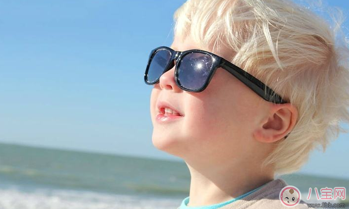 寶寶曬太陽(yáng)的最佳時(shí)間，如何讓寶寶正確的曬太陽(yáng)