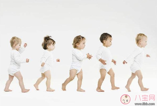 嬰兒扶站 寶寶過早被扶站的弊端(平衡感 O形腿 不愛爬)