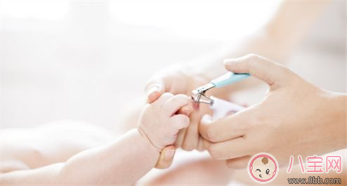 寶寶指甲太長(zhǎng)抓人怎么辦 正確給寶寶剪指甲方法 寶寶指甲太長(zhǎng)抓人怎么辦 正確給寶寶剪指甲方法