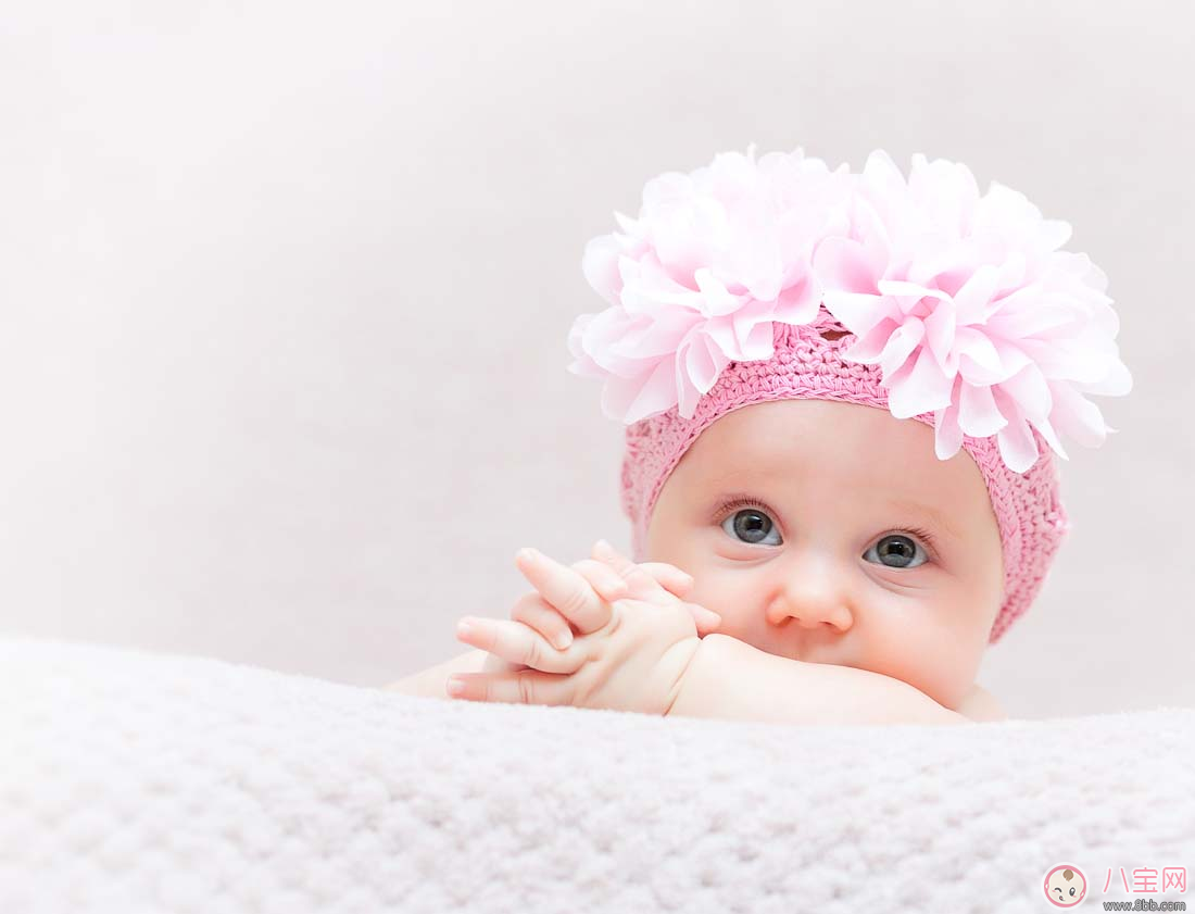 寶寶奶瓶選擇容量不需選最大 奶嘴孔型選擇大有學(xué)問(wèn)