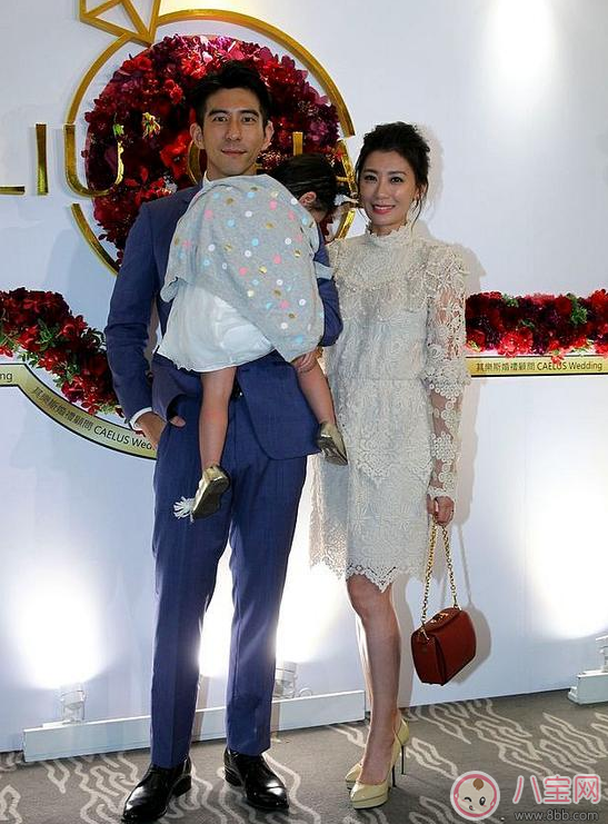 孩子什么時(shí)候睡覺好 賈靜雯帶咘咘參加晚宴她累到睡著